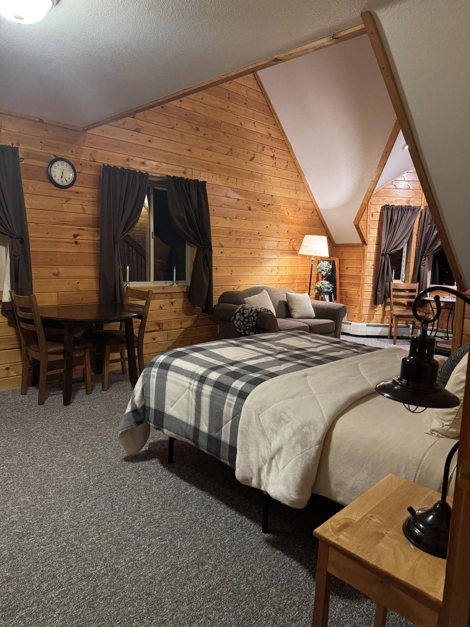 Susitna River Lodging, Lodge *